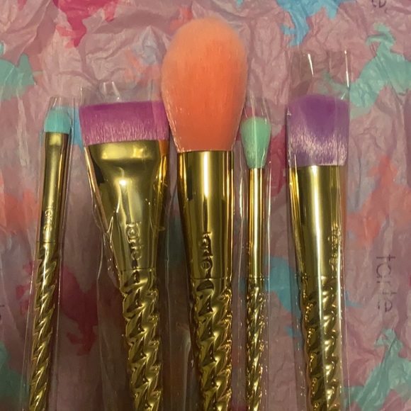 Limited edition Tarte brushes - Picture 3 of 6